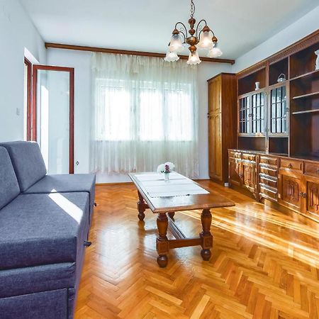 Lovely Apartment In Podstrana With Kitchen Εξωτερικό φωτογραφία