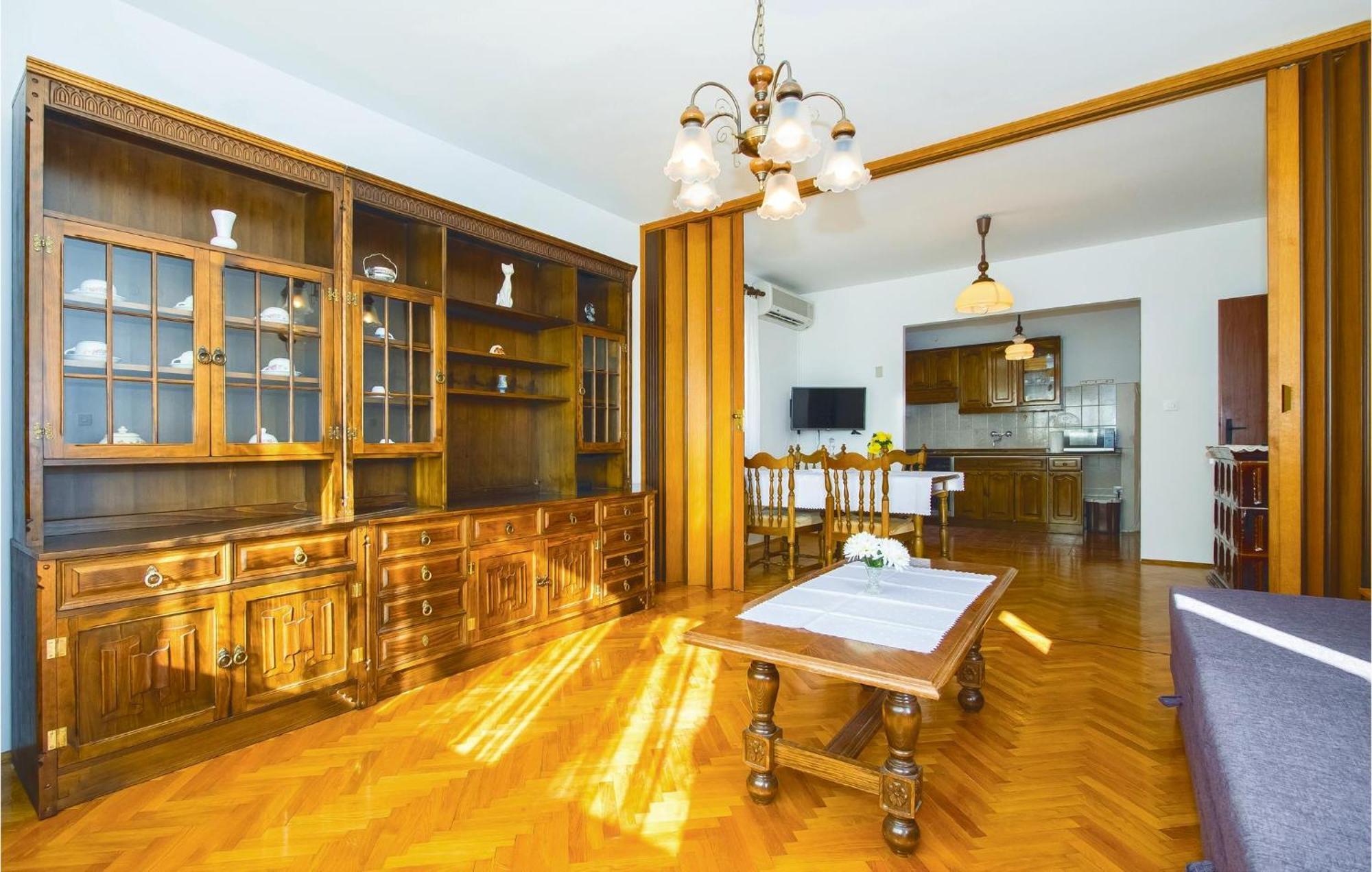 Lovely Apartment In Podstrana With Kitchen Εξωτερικό φωτογραφία