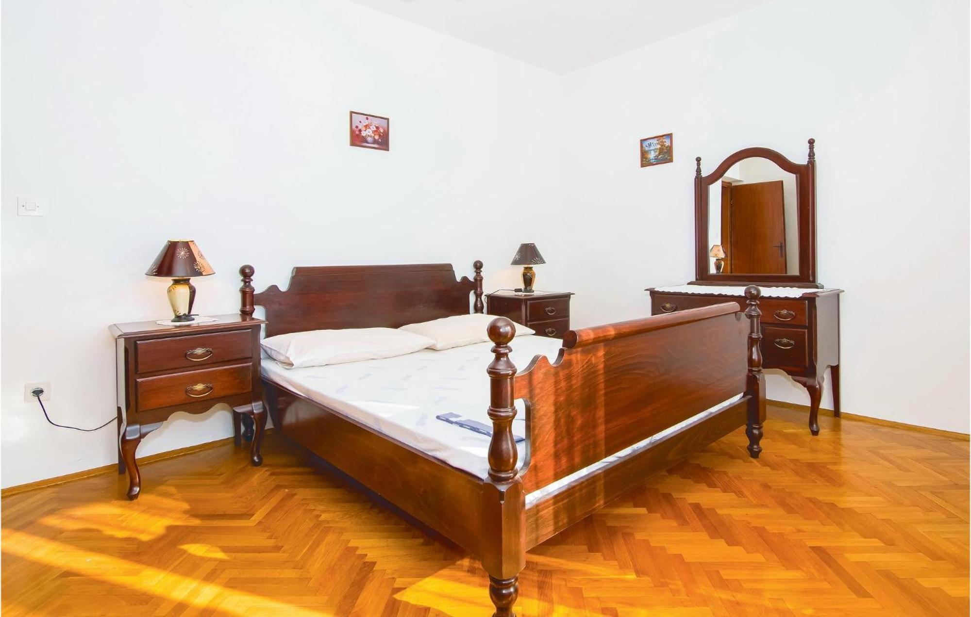 Lovely Apartment In Podstrana With Kitchen Εξωτερικό φωτογραφία
