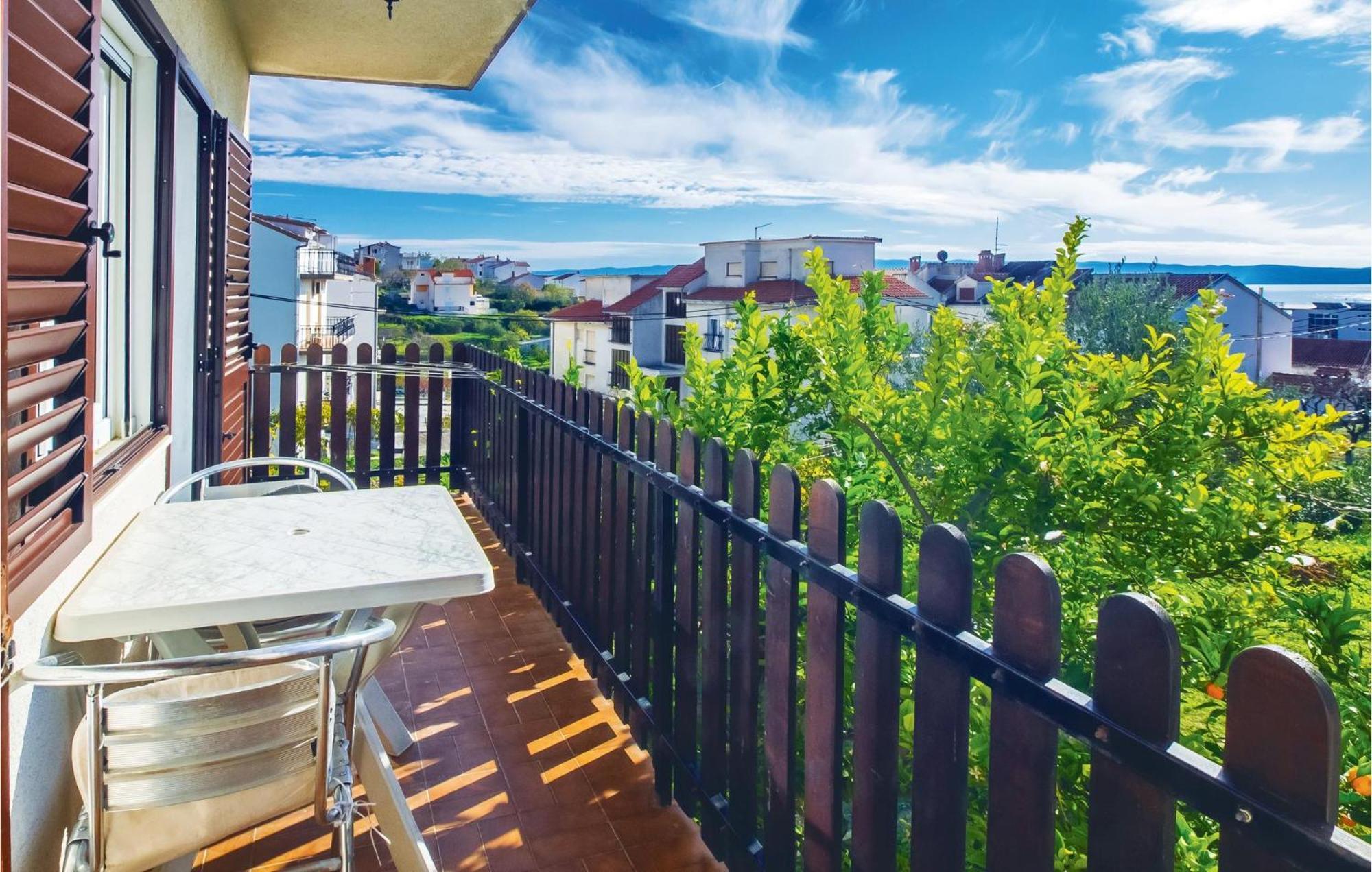 Lovely Apartment In Podstrana With Kitchen Εξωτερικό φωτογραφία