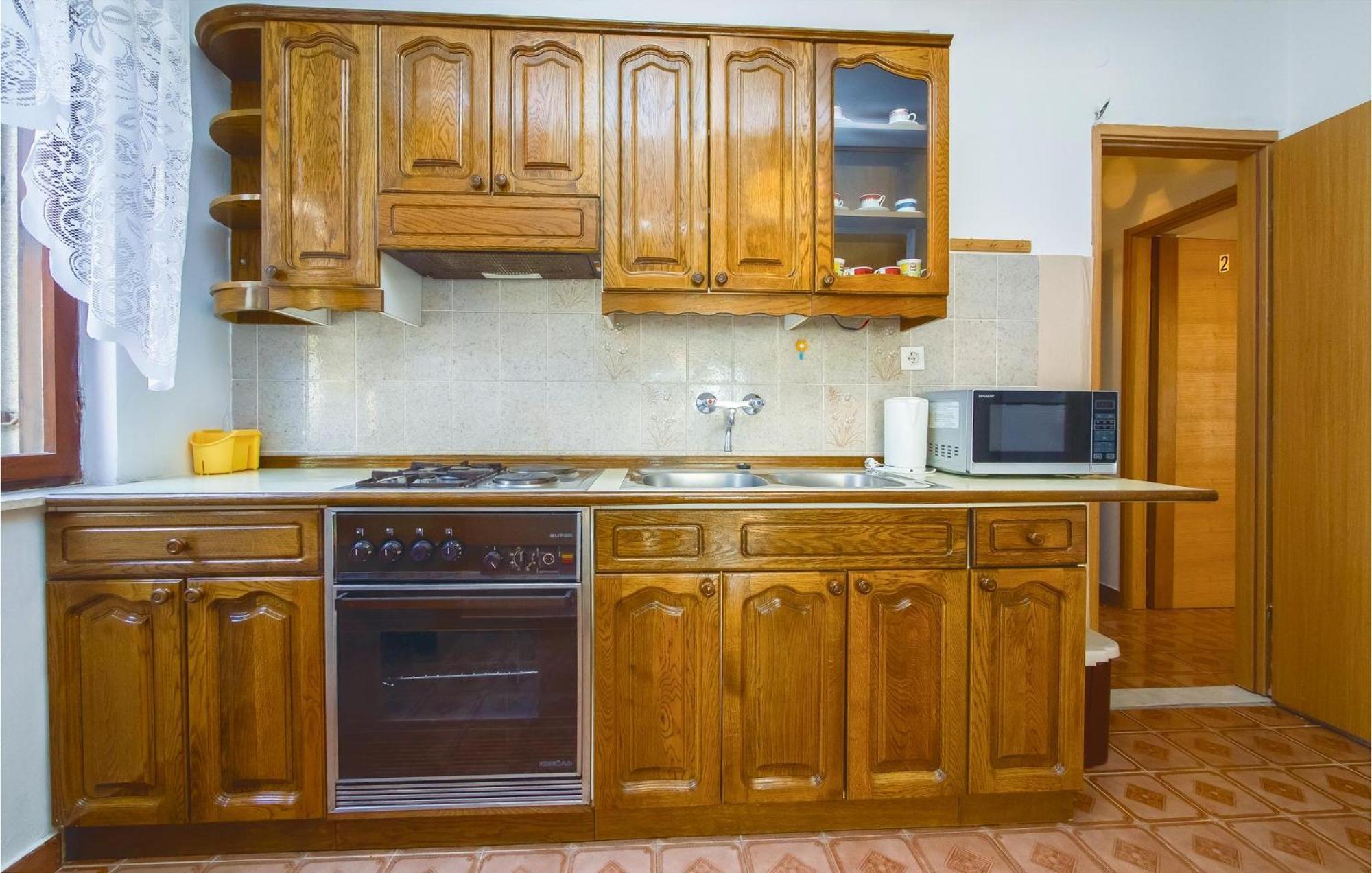 Lovely Apartment In Podstrana With Kitchen Εξωτερικό φωτογραφία
